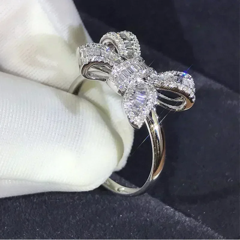 Luxury Lifestyle Jewelry - Bague Huitan avec grand nœud et