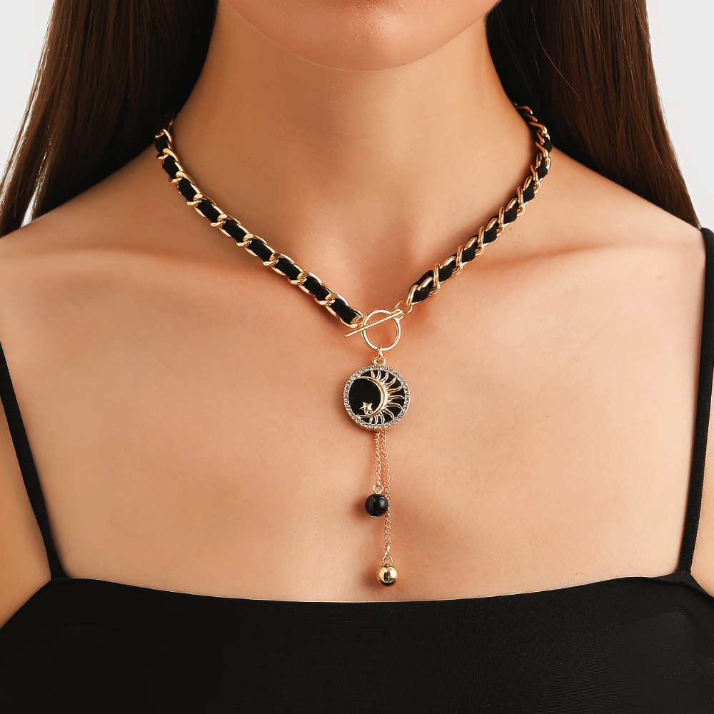 Collier en velours noir de lux - Luxury Lifestyle Jewelry avis et prix